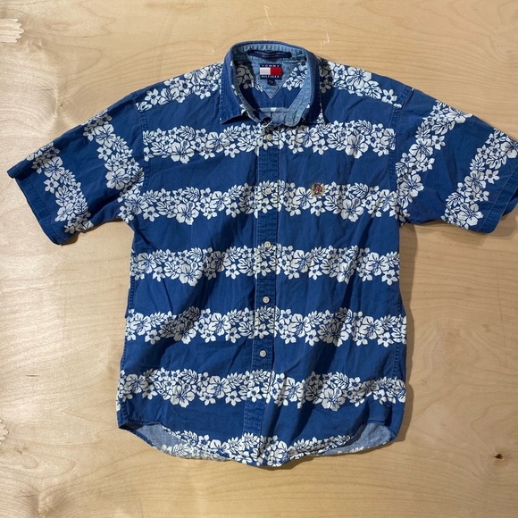 Tommy Hilfiger Blue and White Floral Men's Shirt Medium (GA) - Picture 2 of 7